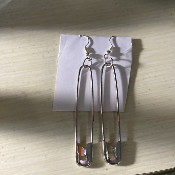 ~safety pin earrings~ - Picture 2 of 2